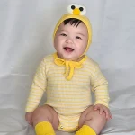 【66-90cm】帽子付き 目デザインボーダー ロンパース - 画像 (3)