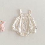 【66-90cm】二点セット 小花柄サロペットロンパース＆レース襟Tシャツ - 画像 (6)