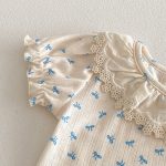 【66-90cm】セットアップ Tシャツ&サロペットロンパース 総柄蝶結び - 画像 (7)