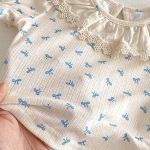 【66-90cm】セットアップ Tシャツ&サロペットロンパース 総柄蝶結び - 画像 (8)