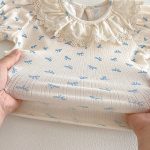 【66-90cm】セットアップ Tシャツ&サロペットロンパース 総柄蝶結び - 画像 (9)