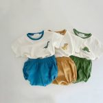 【73-100cm】セットアップ ベビー 恐竜柄 半袖Tシャツ&ショートパンツ