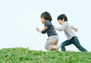 汗ばむ季節、子供服は何を重視する？