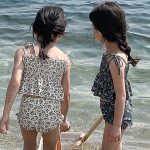 【90-140cm】水着 花模様 おしゃれ 上下セット - 画像 (2)