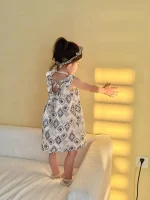 【80-150cm】セットアップ or ワンピース 総柄プリント - 画像 (21)