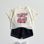 【80-130cm】半袖Tシャツ アニマル ファミリーがバスで冒険 - 画像 (10)