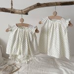 【73-100cm】2点セットORワンピース ハート柄 フリル袖 トップス＆ショートパンツ - 画像 (4)