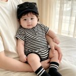 【66-90cm】半袖ロンパース ベビー ブラック ボーダー - 画像 (5)