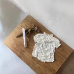 【66-90cm】ロンパース or ワンピース ベビー 小花柄 シンプル - 画像 (5)