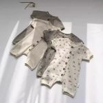 【66-90cm】ロンパース ベビー 帽子付き 花柄 プリント