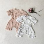 【66-90cm】ロンパース ベビー リボンタイ付き レーストリム - 画像 (4)
