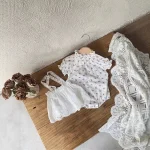【66-90cm】ロンパース or ワンピース ベビー 小花柄 シンプル - 画像 (2)