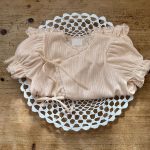 【66-90cm】ロンパース ベビー リボンタイ付き レーストリム - 画像 (7)