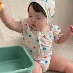 【73-100cm】水着 ベビー 帽子付き ハート柄 - 画像 (5)