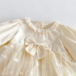 【66-90cm】 ベビー レース蝶結びクリームロンパース - 画像 (7)