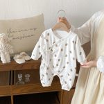 【80-90cm】カバーオール＆スタイ ベビー くま プリント - 画像 (6)