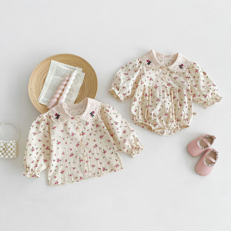 10_8ce63805-242a-4062-85de-352c5379167c-1.jpg 【66-90cm】ブラウスorロンパース ベビー 小花柄 丸襟 - 画像 (1)