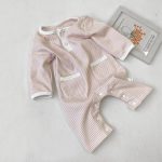 【66-90cm】ロンパース&帽子 細ボーダー 2つボタン ポケット付き 新生児 ベビー - 画像 (11)