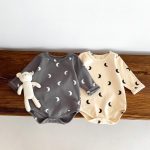 【66-90cm】長袖ロンパース ベビー ムーン柄 シンプル - 画像 (10)