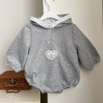 【66-90cm】ロンパース ベビー レース フード付き スウェット風 - 画像 (5)