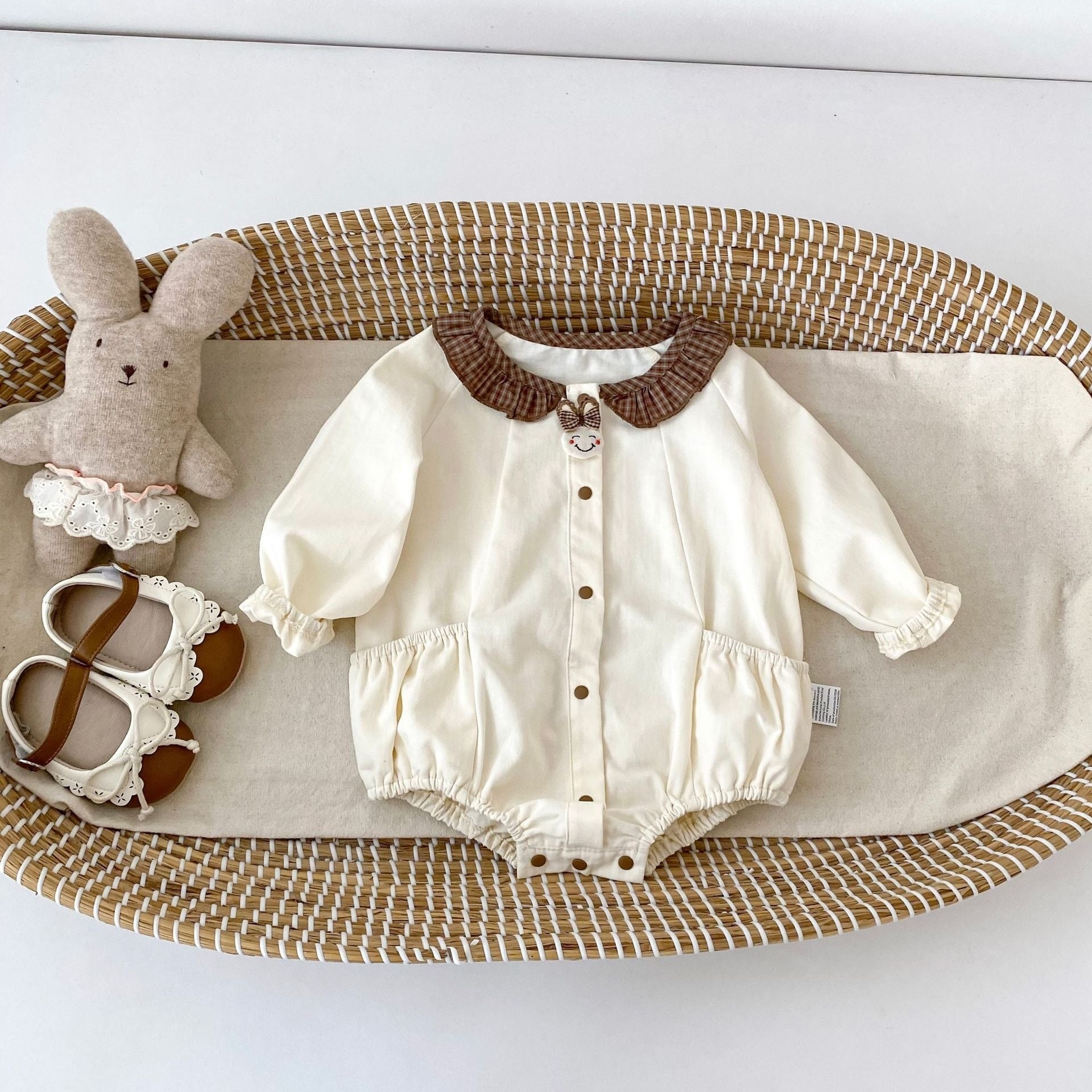 2a2e1e1b3a704baabce5013e05e98e24.jpg 【66-90cm】ロンパース ブラウン チェック襟 ベビー服 - 画像 (1)