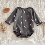 【66-90cm】長袖ロンパース ベビー ムーン柄 シンプル - 画像 (12)