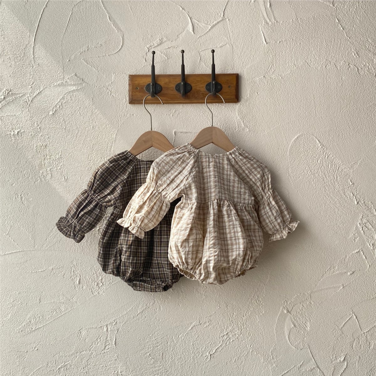 97ed908242253c9e12247d051e28f70d.jpg 【66-90cm】ロンパース ベビー 韓国風 レトロ チェック - 画像 (1)