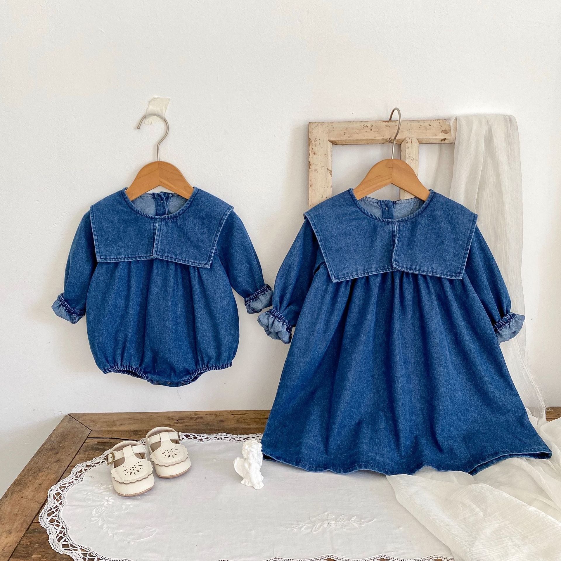 9bc5eec15d050ab39f865242eda57af6.jpg 【66-130cm】ロンパースorワンピース 女の子 姉妹服 セーラー襟 デニム - 画像 (1)
