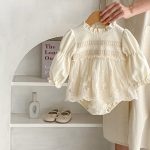 【66-90cm】ロンパース ベビー ワッフル レースフリル - 画像 (2)