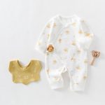 【52-66cm】ロンパース＆スタイ ベビー 可愛い 総柄 - 画像 (4)