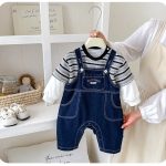 【66-90cm】トップスorサロペット ベビー 英字ロゴ デニム - 画像 (5)